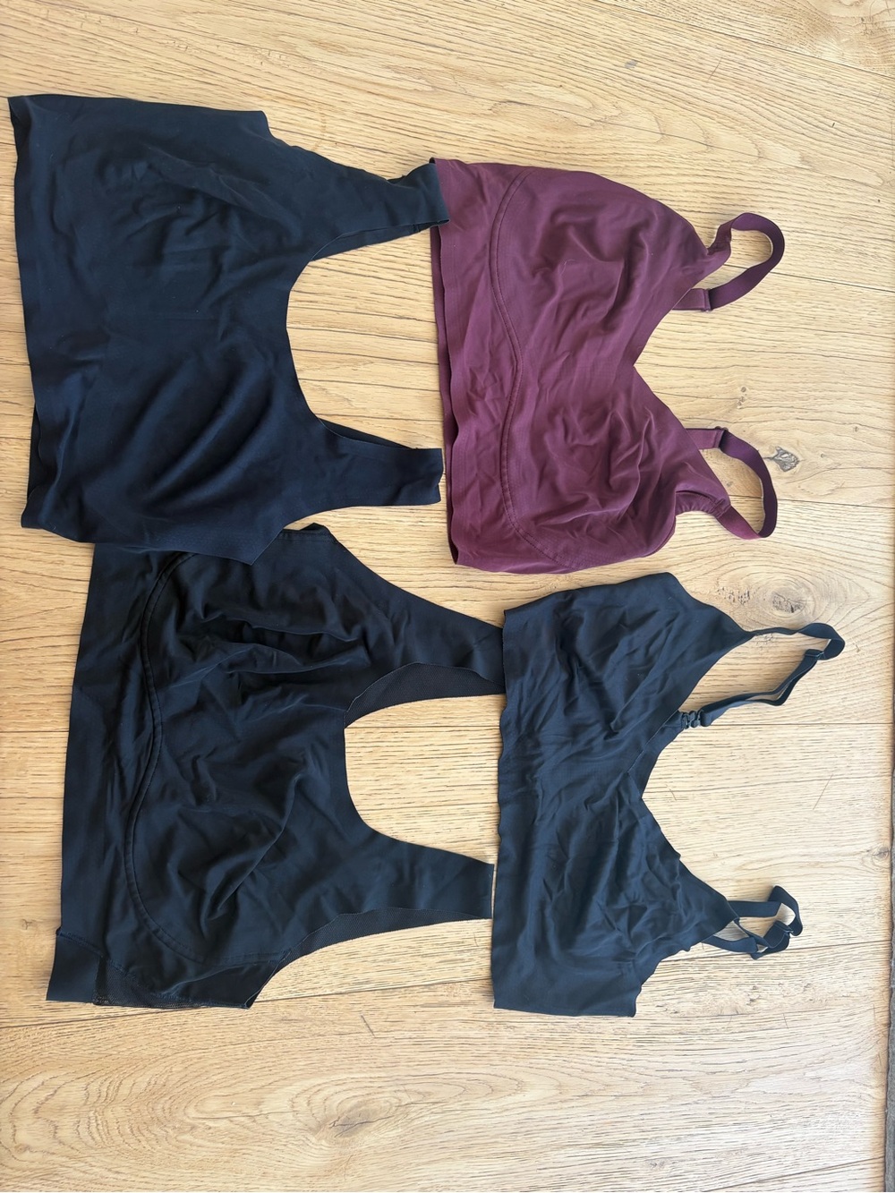 Everyday Seamless Scoop Bralette — Black & Burgundy